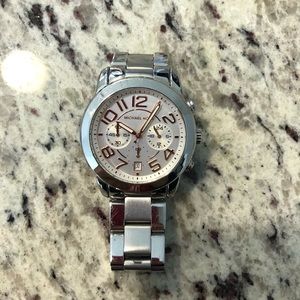 SILVER MICHAEL KORS WATCH